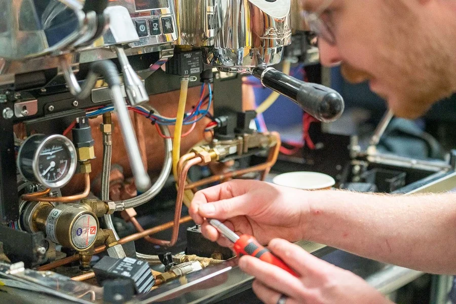 ضمانت معتبر برای خدمات تعمیر اسپرسوساز دلونگی و رضایت مشتریان